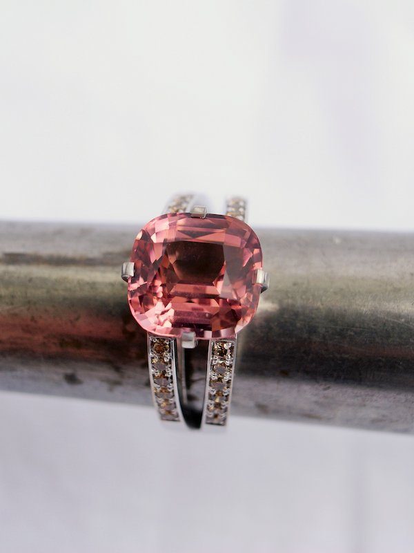 Bague or blanc tourmaline et diamants cognac